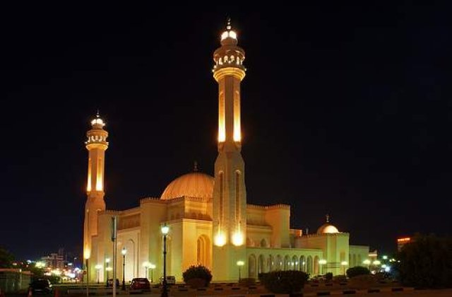 Orientul Mijlociu: Regele Bahreinului isi cumpara "linistea" cu 800 mil de dolari