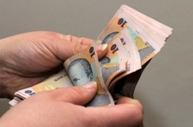 Salarii in avans pentru bugetari inainte de minivacanta de Sfanta Maria