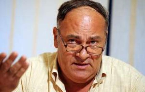 Radulescu va cere amanarea alegerilor daca justitia nu ii da dreptul de a candida