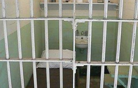 Un roman s-a spanzurat intr-o inchisoare din Italia