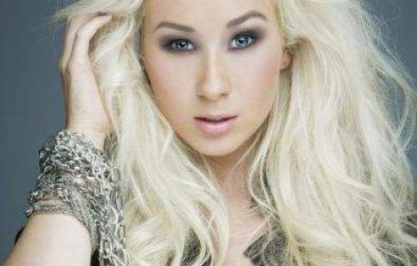  Top   Video  Cele mai ascultate piese la radio in 2010