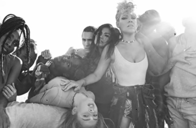 [Video] Pink a lansat o noua melodie, primul single de pe cel de-al saptelea album al sau