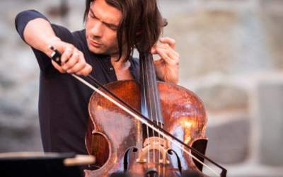 31 dintre concertele din...