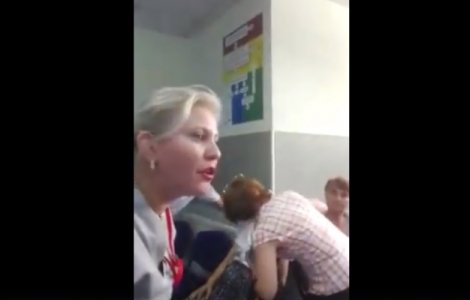 O batrana a lesinat pe holurile unui spital din Pitesti, in asteptarea unui medic / VIDEO