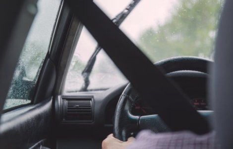 Trei morti si cinci raniti in Bucuresti, dupa ce un microbuz s-a rasturnat in Dambovita