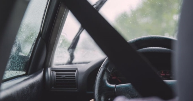 Trei morti si cinci raniti in Bucuresti, dupa ce un microbuz s-a rasturnat in Dambovita