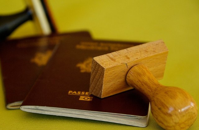 Carmen Dan sustine ca a initiat un proiect de lege pentru cresterea valabilitatii pasapoartelor