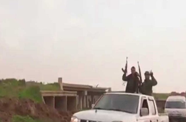 Fortele irakiene au inceput bombardarea unui alt fief important al ISIS