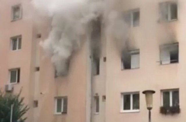 Aproximativ 50 de locatari au fost evacuati dintr-un bloc din Sibiu in urma unui incendiu