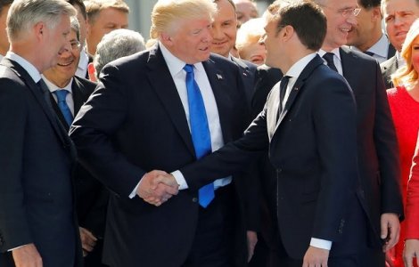  Top  7 reguli nescrise ale strangerii de mana