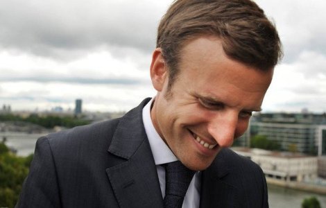 Emmanuel Macron a depus plangere pentru "hartuire" impotriva unui fotograf