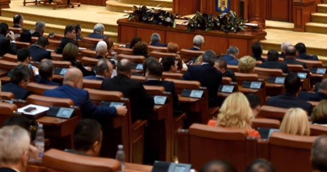 Camera Deputatilor vrea sa cumpere becuri in valoare de 353.592 de lei