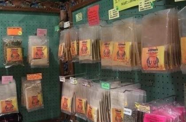 Magazin cu etnobotanice langa un centru de dezintoxicare