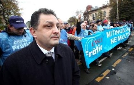 Vanghelie: Populatia roma va creste mai repede decat cea romana