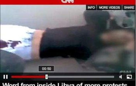 Libia: Manifestanti atacati de lunetisti