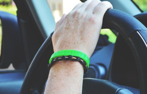 Un sofer prins cu alcoolemie la volan a depus plangere ca politistul care l-a oprit in trafic era baut in timpul programului