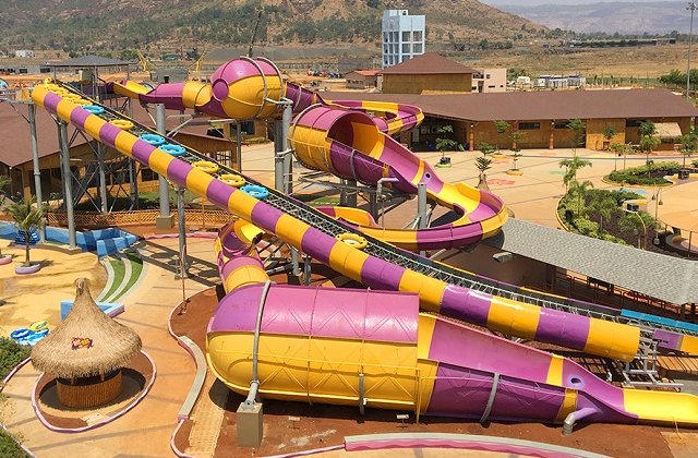 Top 7 cele mai nebunesti tobogane acvatice din intreaga lume