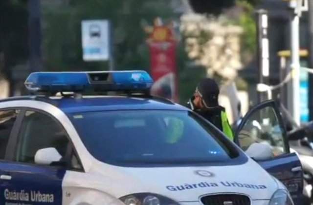 Politia spaniola inca il cauta pe soferul furgonetei care a intrat in multime pe La Rambla
