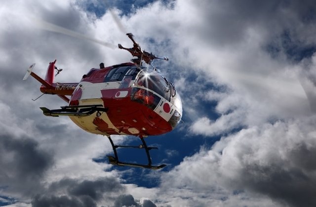 Un avion de mici dimensiuni s-a prabusit in Iasi: Pilotul a murit, copilotul este grav ranit