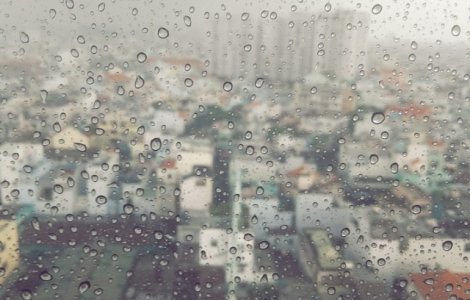 Vremea se raceste in toata tara. Cod GALBEN de ploi in 15 judete