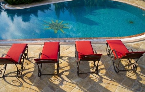 Numarul romanilor care isi construiesc piscine, in crestere