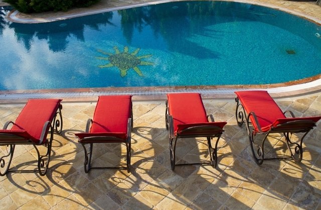 Numarul romanilor care isi construiesc piscine, in crestere