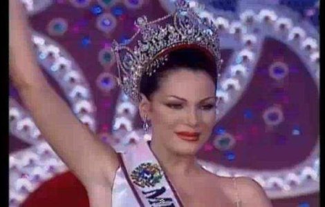 Fosta Miss Venezuela a surprins in imagini lupta cu cancerul
