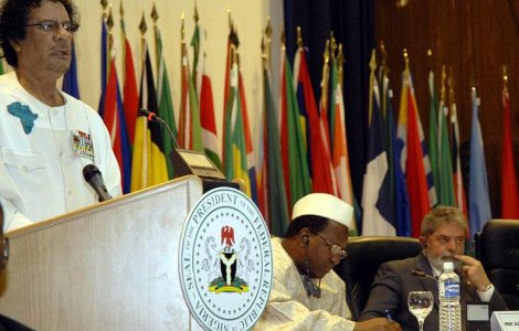  Top  Occidentul nu se "baga" pe Kadhafi si petrolul sau!