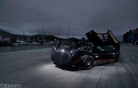 A supravietuit unui accident la peste 300 km/h