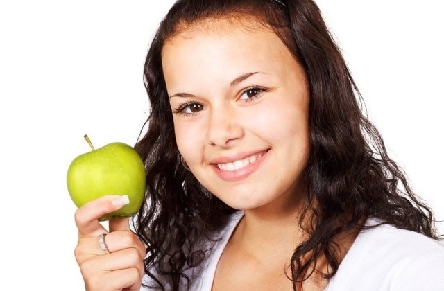 Vrei sa slabesti? Miroase aceste 6 alimente atunci cand iti este foame