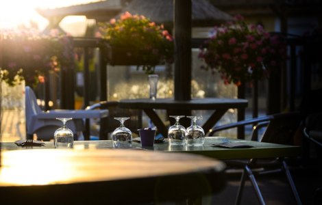 Activitatea a peste 15 restaurante si cluburi din Centrul Istoric al Capitalei, suspendata de Politia Locala