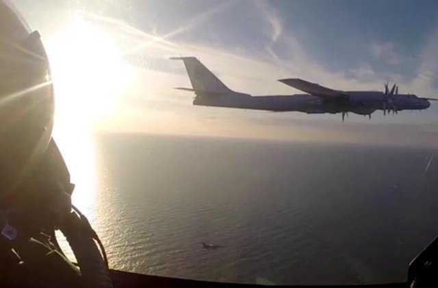 [VIDEO] Un bombardier rusesc a fost depistat zburand deasupra Marii Baltice, una dintre granitele NATO