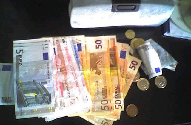 Politistii de frontiera de la Albita dadeau rest la mita!