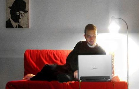 Roman arestat in SUA pentru frauda pe internet