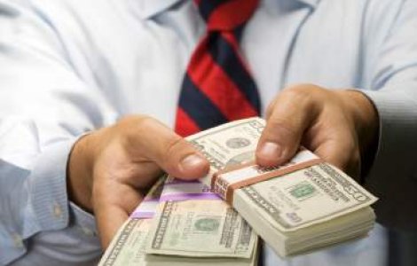 Care este relatia dintre salariile mici si coruptia din institutii?