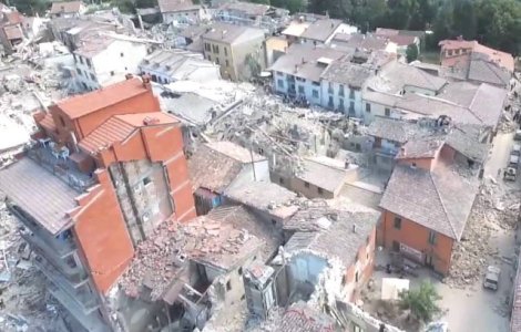 Orasul Amatrice este inca in ruine, la un an dupa cutremur
