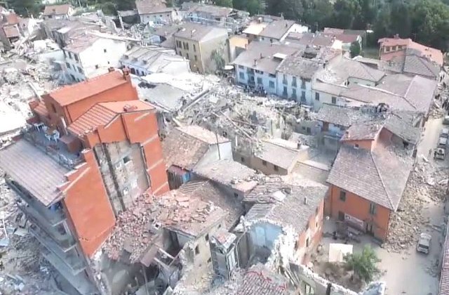 Orasul Amatrice este inca in ruine, la un an dupa cutremur