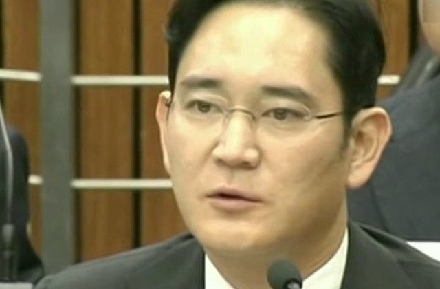 Mostenitorul Samsung, Lee Jae-Yong, condamnat la cinci ani de inchisoare pentru coruptie