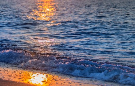 14 persoane au murit dupa ce un autocar a plonjat in Marea Neagra