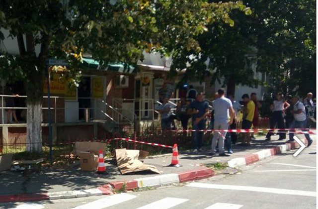 Barbatul bolnav psihic care a injunghiat mortal o femeie pe strada a fost profesor