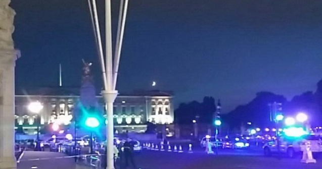 Un barbat a atacat cu cutitul mai multi politisti. A fost retinut in baza legislatiei antiteroriste