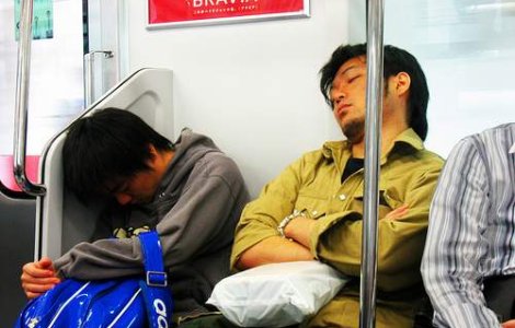 De ce ne trezim obositi?