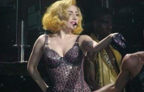 Lady Gaga, nasa copilului lui Elton John