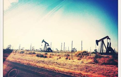 Libia a oprit exportul de petrol