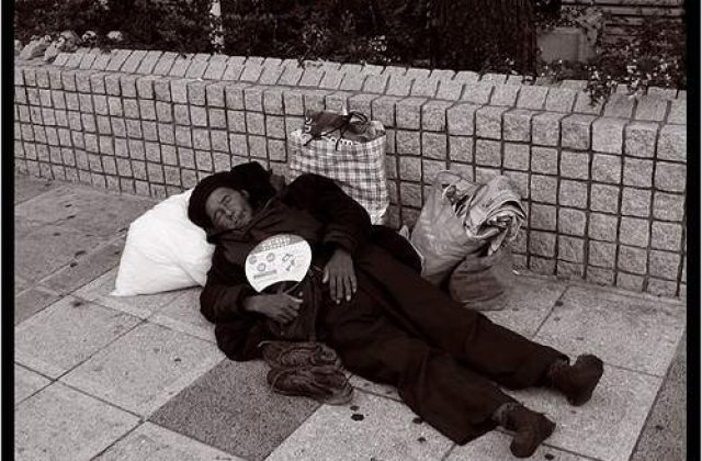 Un primar din Rusia ar vrea sa impuste oamenii fara adapost