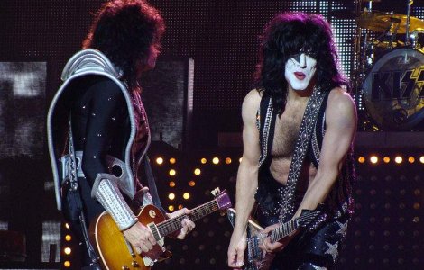 Solistul Kiss, tata pentru a patra oara