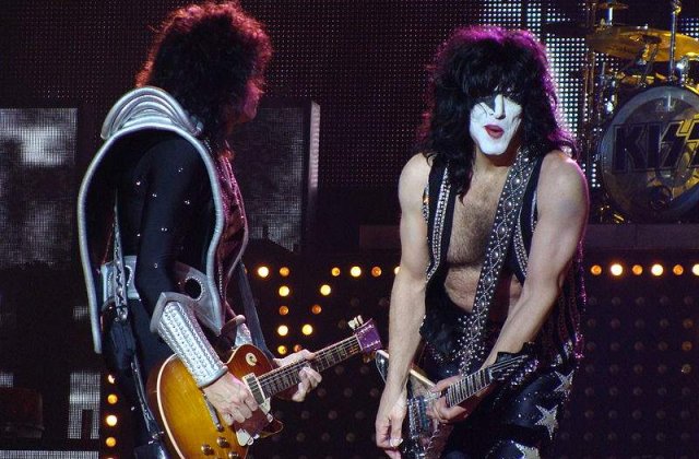 Solistul Kiss, tata pentru a patra oara