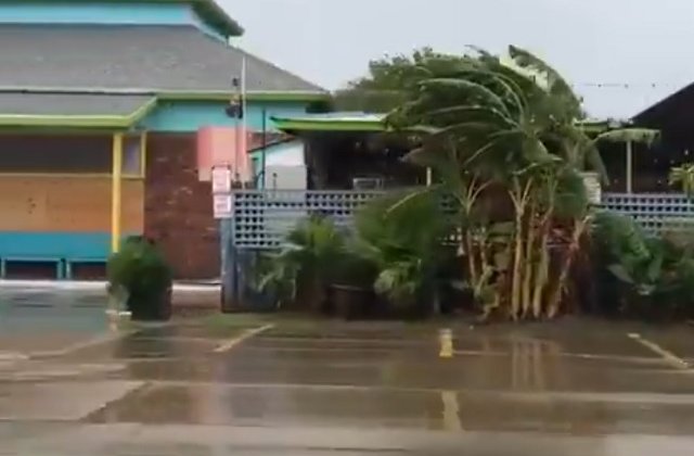 [VIDEO] Cel putin un mort si 12 raniti dupa uraganul din Texas