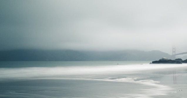 M. Britanie: Peste 100 de persoane au avut nevoie de ingrijiri medicale pe coasta de est a Sussex, afectata de o "ceata toxica"