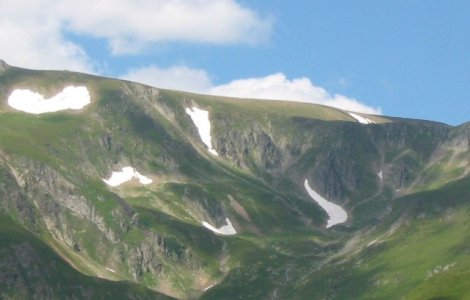 Un turist in varsta de 19 ani a murit in Parcul National Domogled